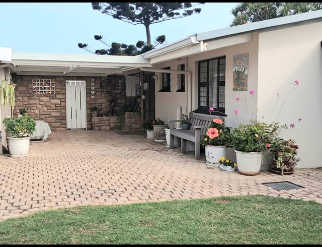 3 BEDROOM HOUSE FOR SALE IN BLUFF